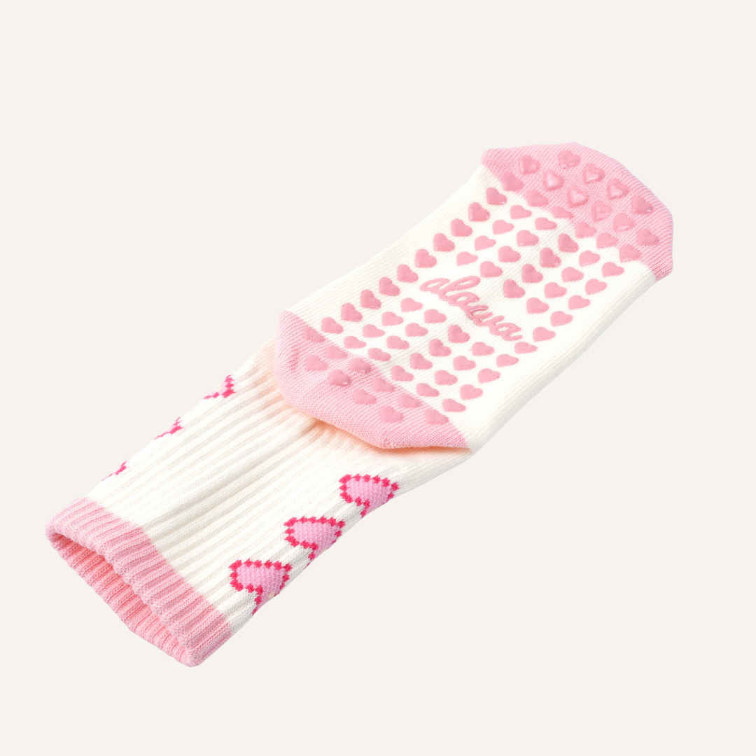 LAUVIE Grip Socks in Pink